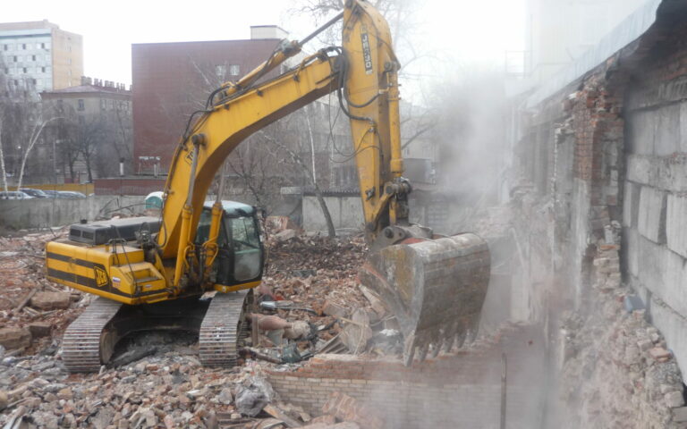 Механизированный снос зданий